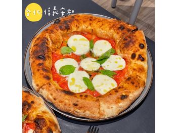 台北信義安和｜餅皮蓬蓬QQの南義橡皮艇披薩🍕
