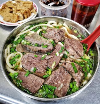 台北美食｜米其林推薦超狂牛肉麵