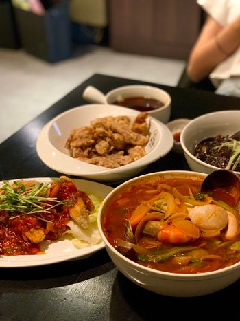 【中山國中】不訂位吃不到 分量夠巨的熱門韓式中華料理—韓華園🇰🇷