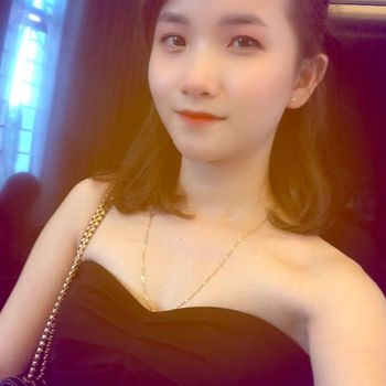 帅哥，你把女朋友掉了啦.