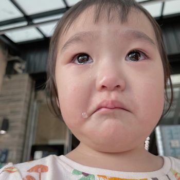 寶寶哭哭