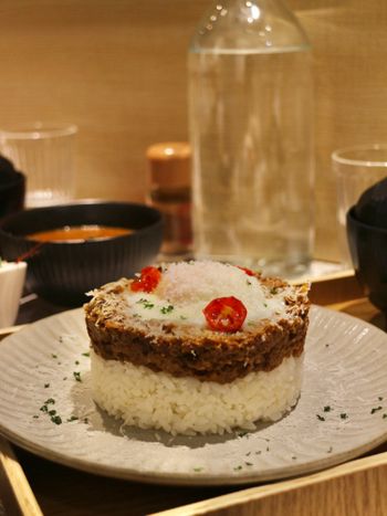 古亭站《小仺館ココクラ》｜ 右滑看流心蛋咖哩蛋糕🍛🍳