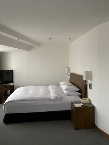 台北｜市區鬧區中一家極簡旅店，讓人有回家的感覺