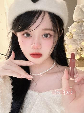 INTO YOU太空泥口紅！鞠婧禕代言～秋冬必備低飽和鹽漬玫瑰粉桃唇彩試色分享
