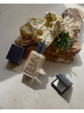 澄樺的日常美妝｜秋天的粉底液是Nars