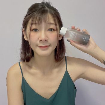 haruharu wonder  黑米透明質酸保濕化妝水