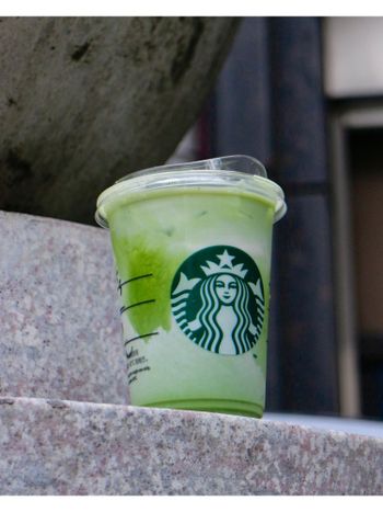 星巴克新品《茉香柑橘風味醇濃抹茶》