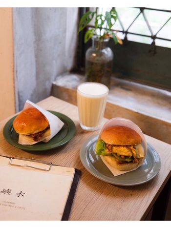 北車附近漢堡店｜【 台北美食↠嶼木 】
