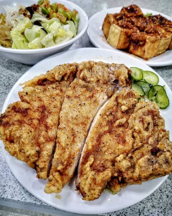台北美食｜金黃酥脆巨無霸排骨! 西門町排骨名店