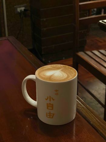 東門站《咖啡小自由》｜喝杯咖啡，享受自由夜晚