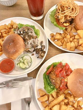 🍔台北美食｜中山最熱門的日系漢堡Waku waku burger 🍔