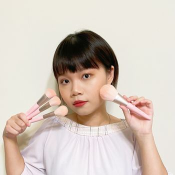 【漂漂底妝好幫手！就交給 #妝漾 花卉繽紛刷具 】