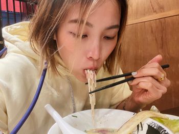 台中西區。從南投上來的人氣王-橫杉拉麵|排隊就為了吃這美味，獨家麵條更是超人氣