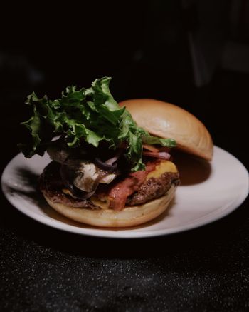 「台北X美食」信義"Selfish Burger 喀漢堡"