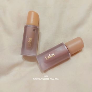 水嘟嘟嫩唇必備！Laka果然持久水光唇釉