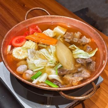 預約困難店！台北最強溫體牛火鍋🍲肉質嫩 湯頭鮮甜有夠好吃🥺