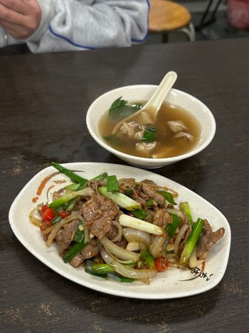 信義安和站《老李牛雜》｜偶然發現在通化夜市的牛肉專賣店🐮