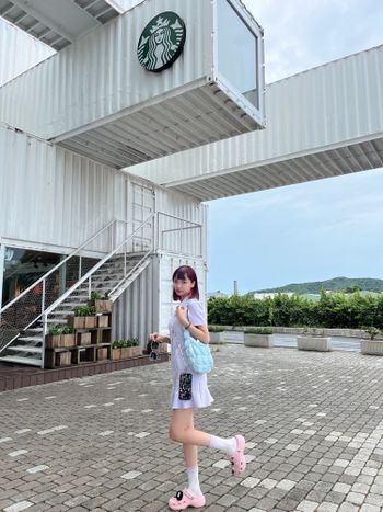 夏日出遊穿搭｜花蓮貨櫃星巴克