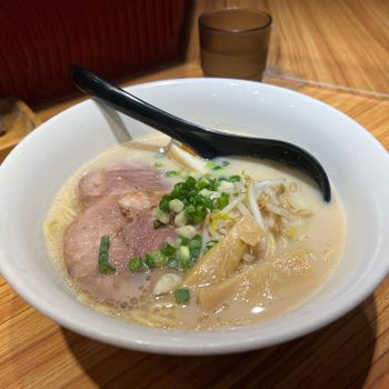 台南▴中西區│拉麵吃到飽免費加麵│CP值爆表的平價美味餐點│神武日本拉麵(府前店)