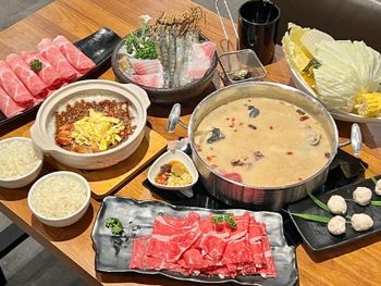 （大園美食）蒸煮流胡椒豬肚雞鍋～招牌胡椒豬肚烏骨雞湯底、現蒸現撈仔超青海鮮、沒有訂位可是吃不到的喔～蒸煮流菜單