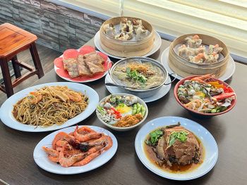 （羅東美食）一鑫園小吃～爆量蚵仔滷肉飯、招牌手工燒賣！宜蘭特色小吃來這吃爽爽～一鑫園小吃菜單