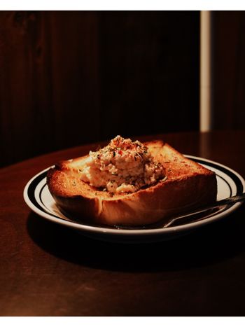 【台北美食】中山不限時咖啡廳，超好吃蛋沙拉烤厚片一定要點🍞