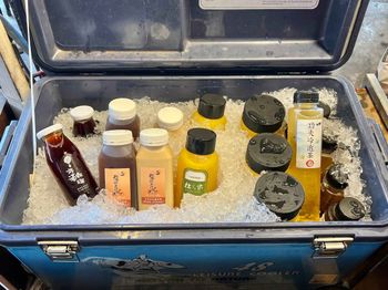 （高雄咖啡）我們的手沖沖～每一杯都充滿用心、香噴噴手沖咖啡！自由黃昏市場必喝飲品～我們的手沖沖菜單