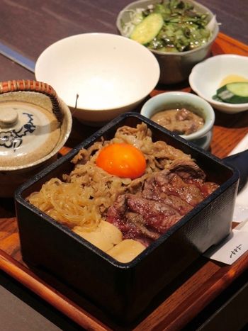 大阪《㐂舌》｜獨立包廂內享用平價黑毛和牛定食