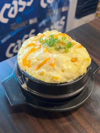 （台中韓式餐廳）燒酒杯韓式餐酒館～料好實在豆腐鍋、卡滋韓式起司炸雞、爆炸軟嫩蒸蛋！味蕾一秒就飛到韓國～燒酒杯菜單
