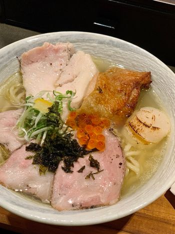 【忠孝新生】二屋拉麵新品牌! 配料超豐富的拉麵店—丸舢拉麵🍜