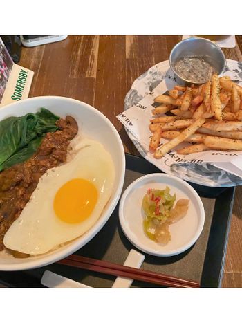 探店｜肆意咖啡酒館