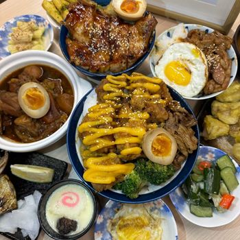 跨年 丼飯吃起來