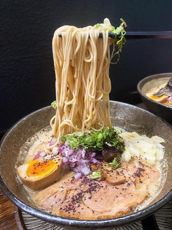 嘉義食記｜不能錯過的限量款煙霧拉麵🍜