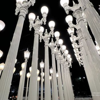 【美國-Los Angeles】裝置藝術Urban light │洛杉磯郡立美術館