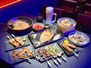 杉男串•酒塲府中店～新北耶誕城美食推薦！板橋人氣居酒屋開分店～超嫩一夜干、鮭魚炒飯、月見雞肉丸樣樣都好吃～杉男菜單