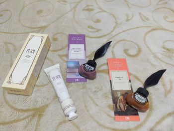 "指彩開箱推薦"自己在家也能完成如光療般的絢麗指彩【et seq. 羽毛筆指甲油/ 當下永恆護甲霜 】!!