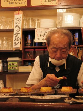 虎之門駅《Hecklen》｜早起來看爺爺甩布丁✨🍮