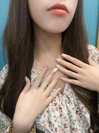 過年美甲 溫柔氣質小姊姊💕 春節快衝呀～