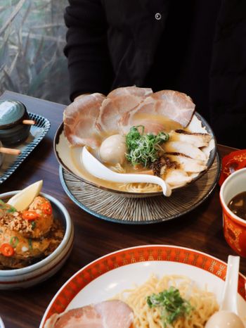 ㄩㄐ今天吃什麼？帶你們吃永康商圈人氣雞白湯拉麵｜Hanekin 麵屋羽金