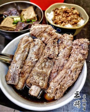 台中｜宵夜來碗溫順燉排骨