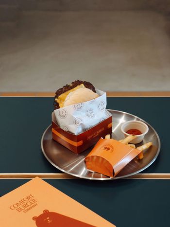ㄩㄐ今天吃什麼？帶你們吃國父紀念館新開幕漢堡專賣🍔｜Comfort Burger Company 