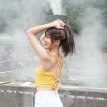 宜蘭必去景點 煮溫泉蛋玉米
