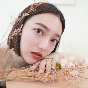 晶瞳CRYSTE魅力四射💫展現個性與時尚の美瞳選擇！完美提升眼神魅力🧚🏻‍♀️✨