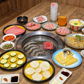築間全新燒肉品牌！和牛牛舌、蟹膏炒飯好吃到不行🤤