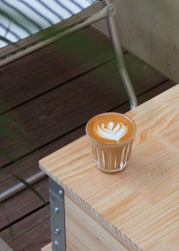 ㄩㄐ今天吃什麼？帶你們吃林口新開幕衝浪風格咖啡廳｜Swell.co Cafe