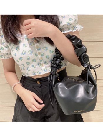 小CK扭結手提水餃包開箱 甜妹必備✨