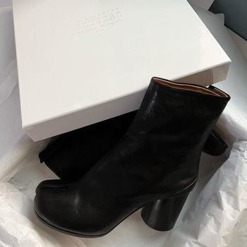 時尚界の魔幻之足✨探索Maison Margiela Tabi 分趾靴的魅力故事💞