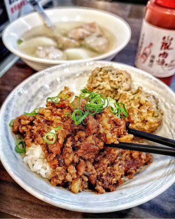 台中｜隱身市場的銷魂肉燥飯