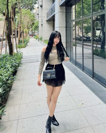 春夏韓系穿搭🍸破洞露肩廢土風