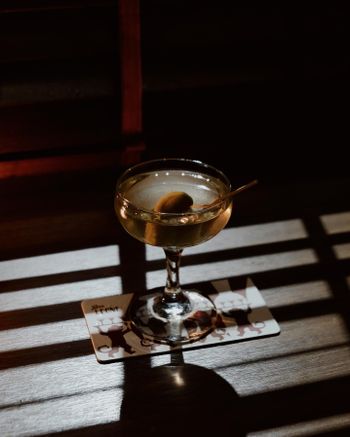 「香港X美食」中環羅馬復古風格酒吧"Bar Leone"
